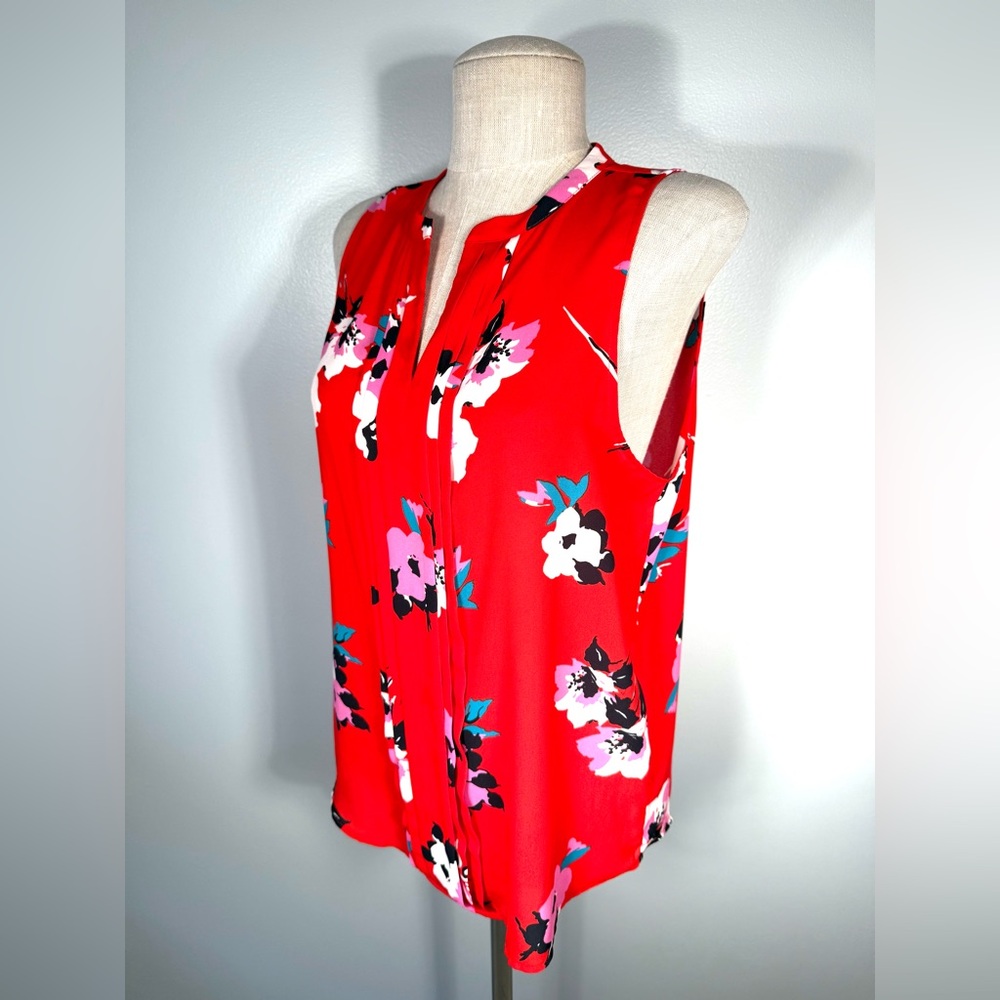 41 Hawthorn Breyson Pleated Red Tropical Floral Sleeveless V-Neck Blouse - Picture 3 of 10